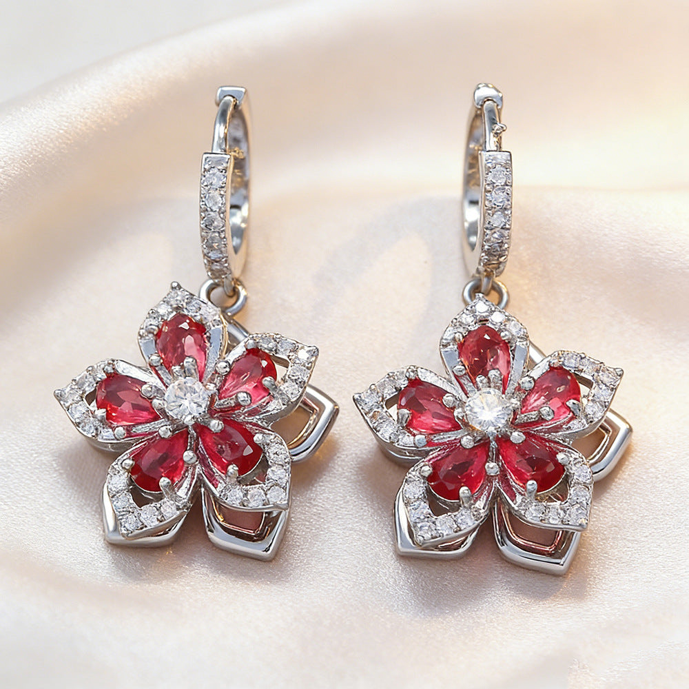 Women's Zircon Light Luxury High-grade Rotating Flower Fashion Titanium Steel Clavicle Necklaces