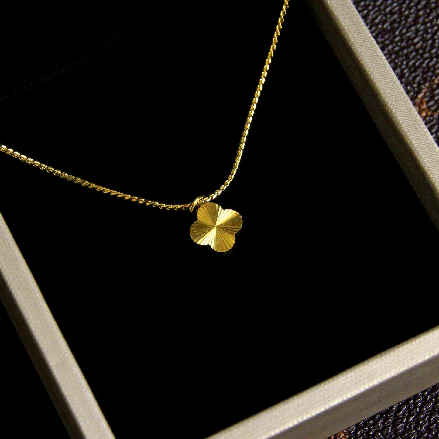 Batch Flower Clover Female Affordable Luxury Necklace