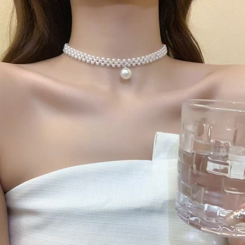 Women's Imitation Pearl Woven French Elegant Hepburn Style Clavicle Chain Simple Necklace