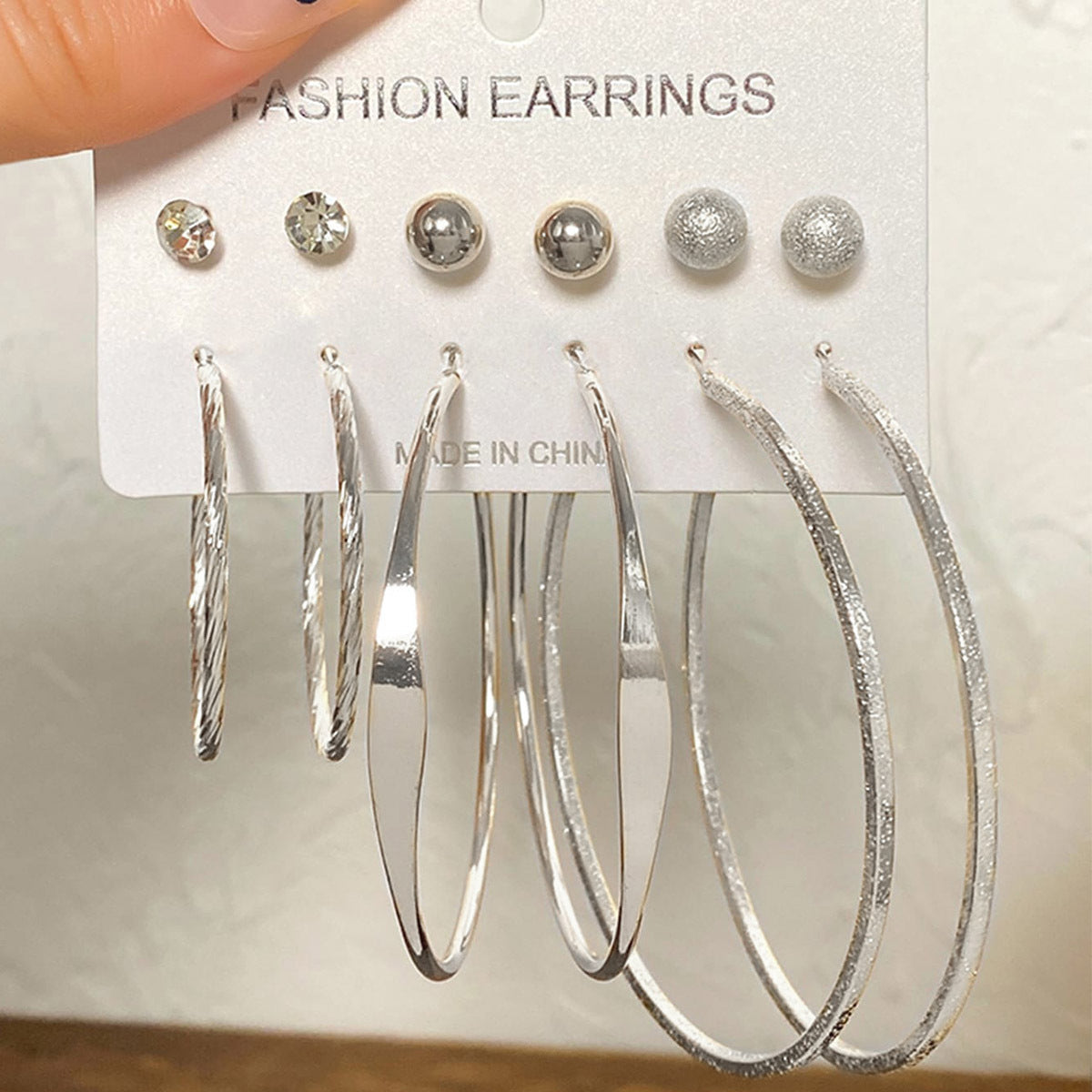 Female Retro Minority Simple Style Light Luxury Earrings