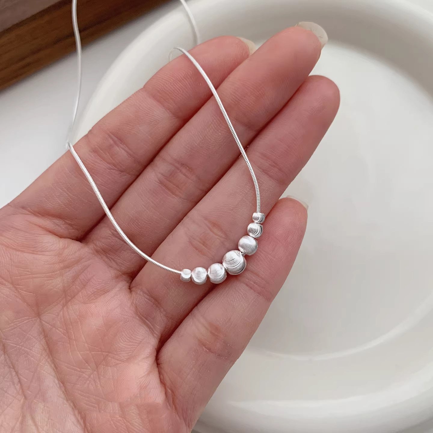 Women's Light Luxury Cat Eye Bead Cold Wind Brushed High Sense Necklace