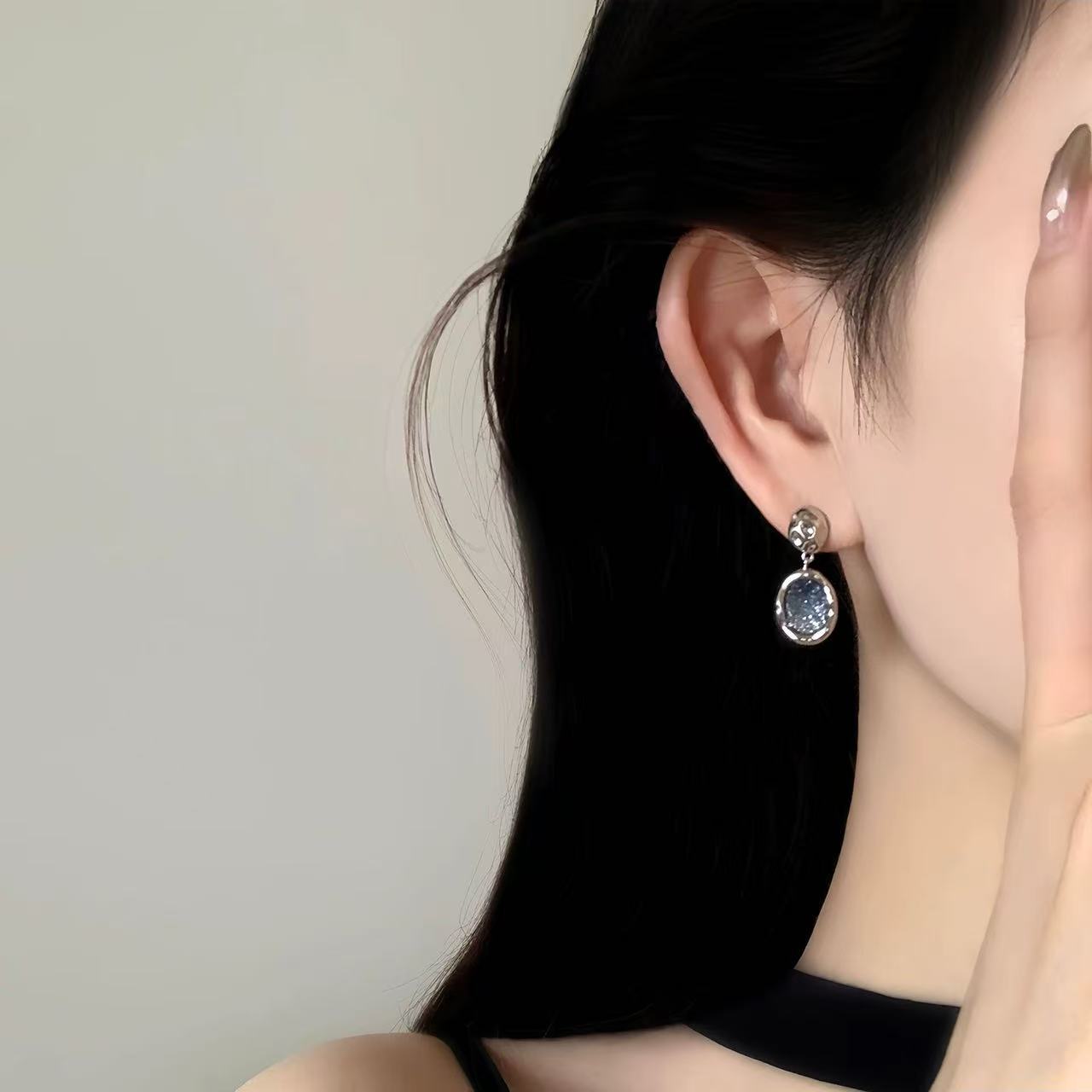 Light Luxury High-grade Unique Super Beautiful Earrings