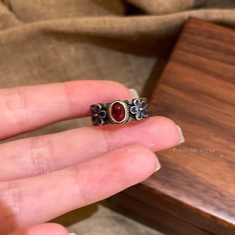 Women's Vintage Love Heart-shaped Ethnic Style Twin Index Ring