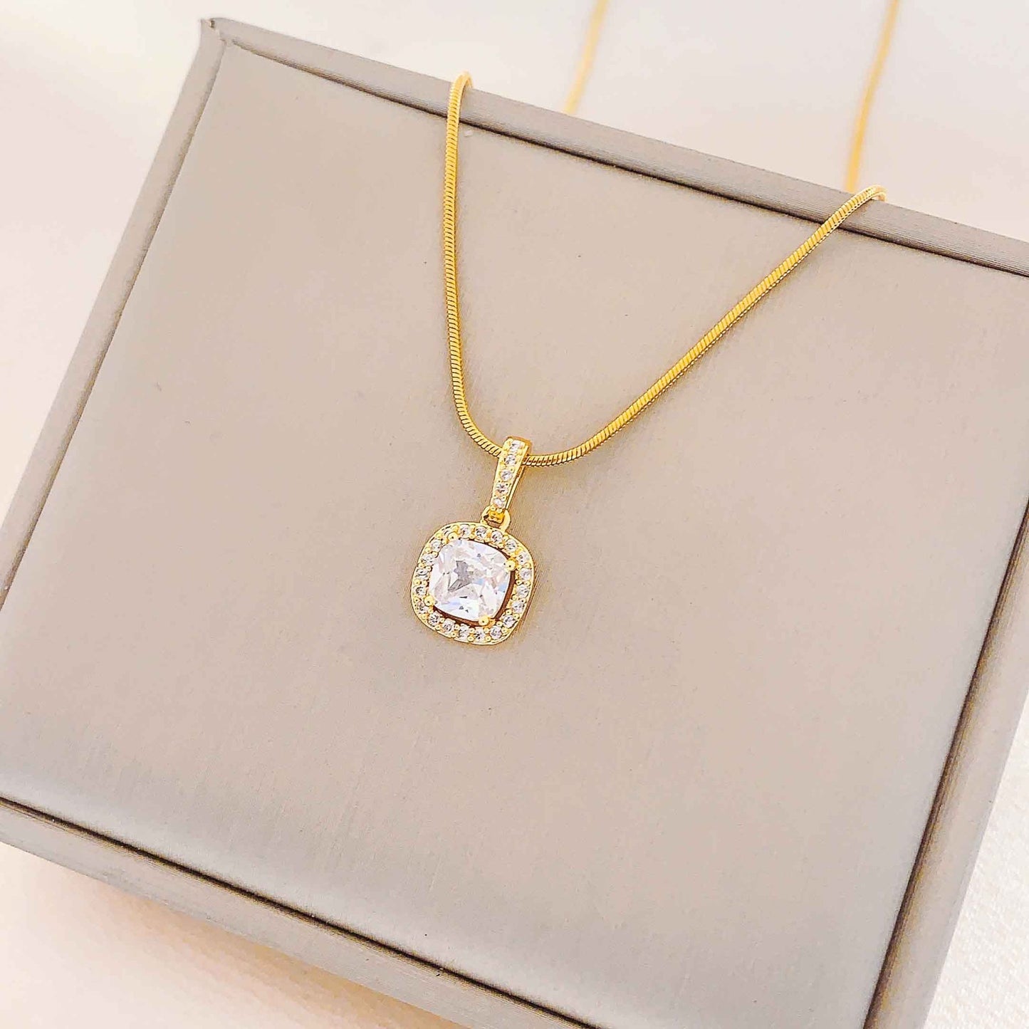 Women's Cute Graceful Titanium Steel Versatile High-grade Necklaces