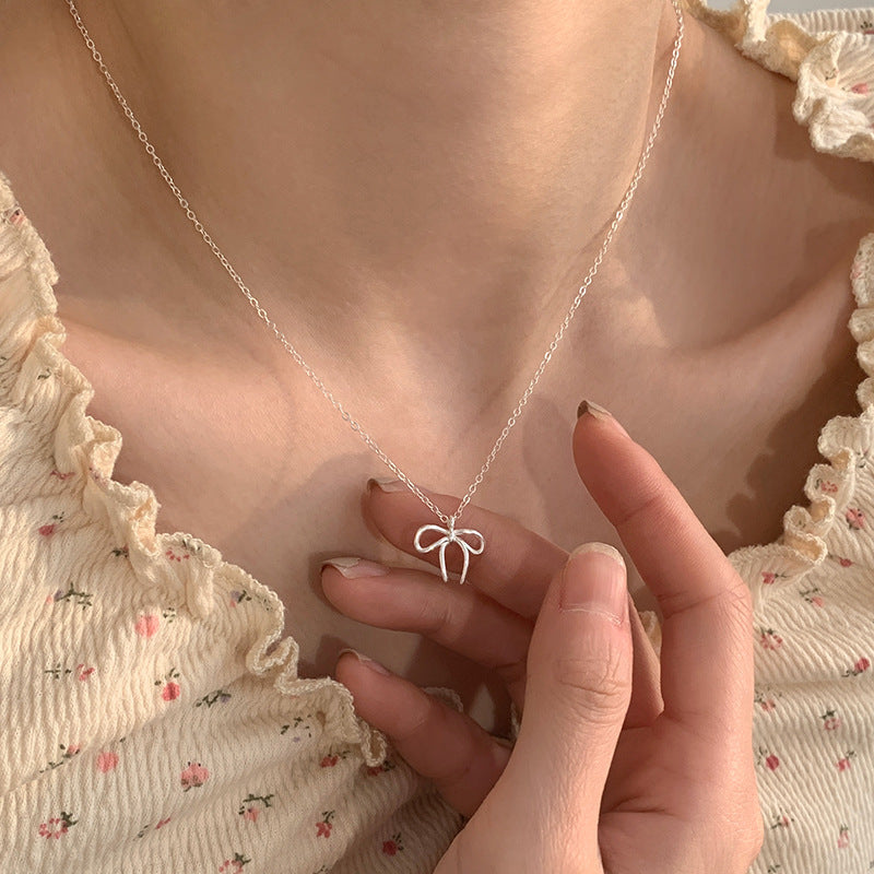 Women's Light Luxury Minority High-grade Simple Style Clavicle Chain Necklace