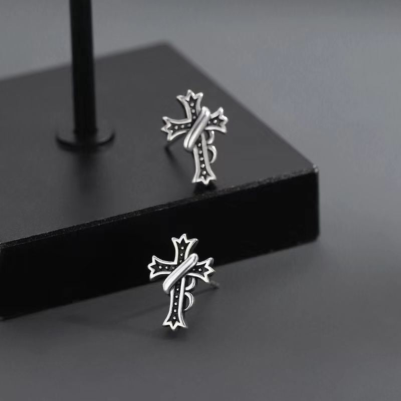 Men's Fashion Frosty Style Personality Imitation Thai Sier Stud Earrings