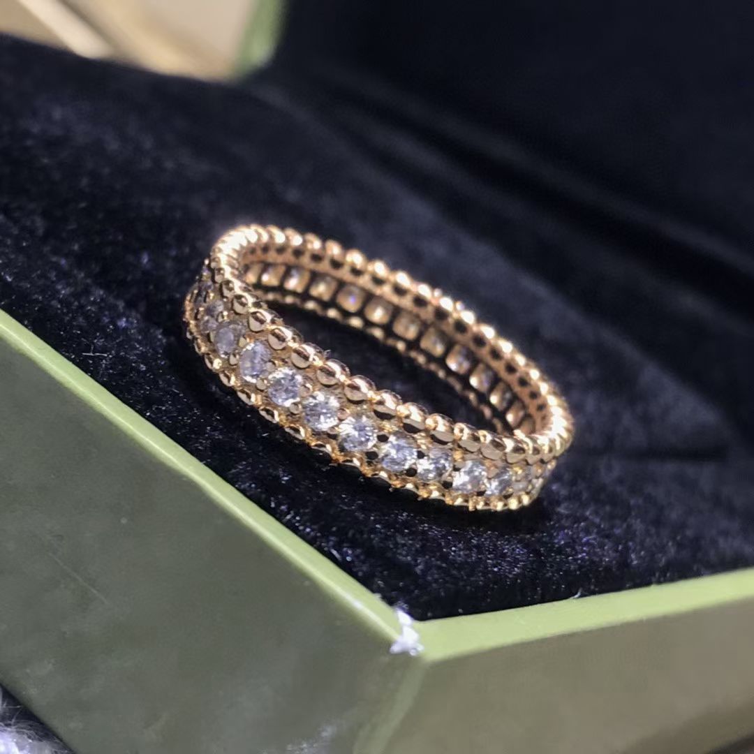 Clover Single Row Full Diamond Live Broadcast Ring
