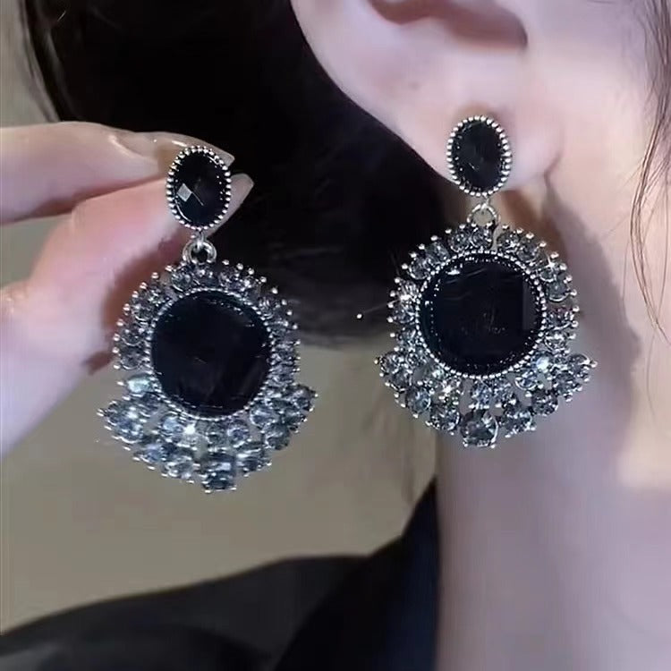 Graceful Fashionable Black Crystal Eardrops Needle Niche Design Rings