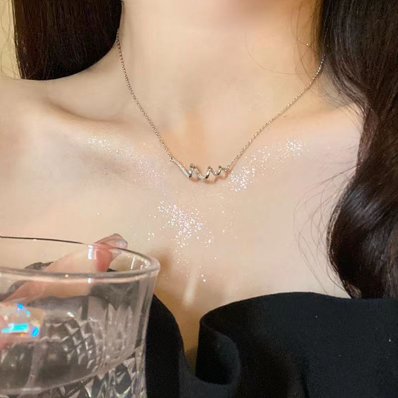 Women's Simple Affordable Luxury Fashion High-grade Design Ribbon Clavicle Necklace