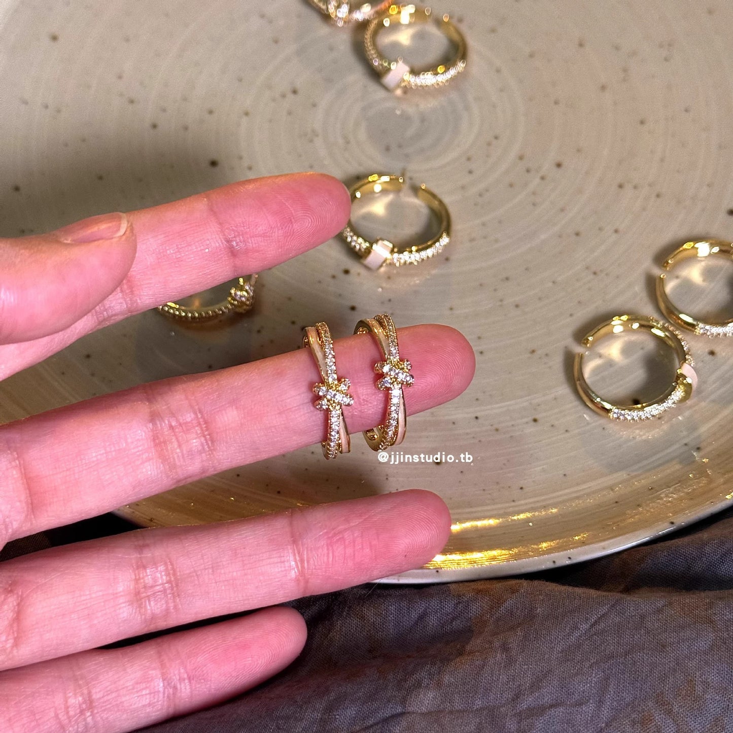 Women's Knotted Light Luxury High-grade Exquisite Refined Ring
