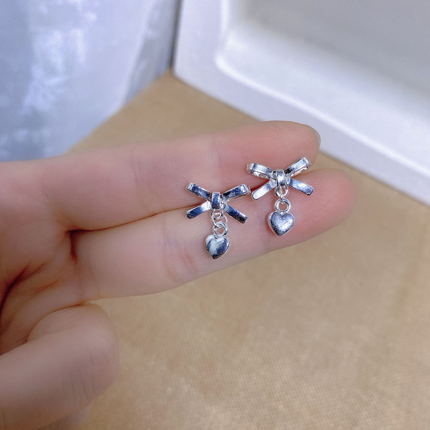 Simple Individually Packaged Exquisite Sier Bow Stud Earrings