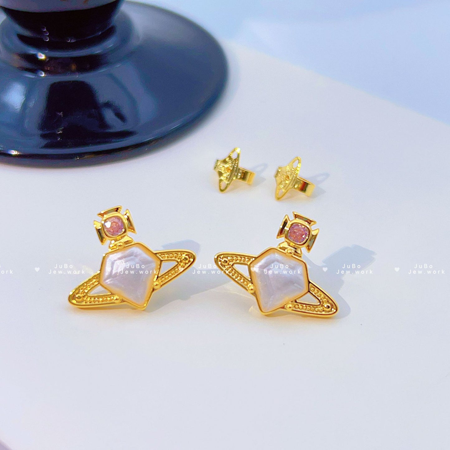 Three-dimensional Saturn Female Sweet Temperament Peach Love Earrings