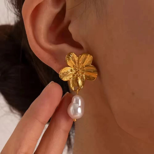 Vintage Golden Flower Pearl Creative Simple Earrings
