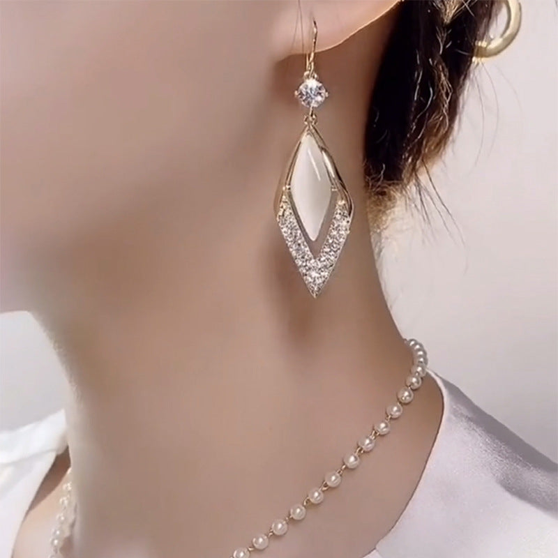 High-grade Sense Geometric Diamond Female Fashion Temperament Ear Hook