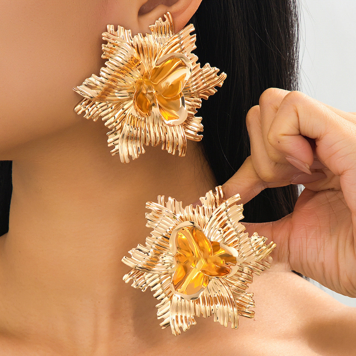 Women's Fashion Three-dimensional Large Flower Light Luxury Retro Sun Rings