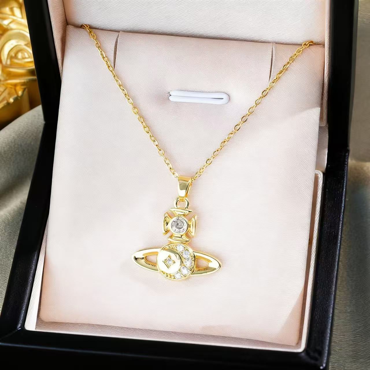 Saturn Temperament Titanium Steel Sweet Cool Diamond Necklaces
