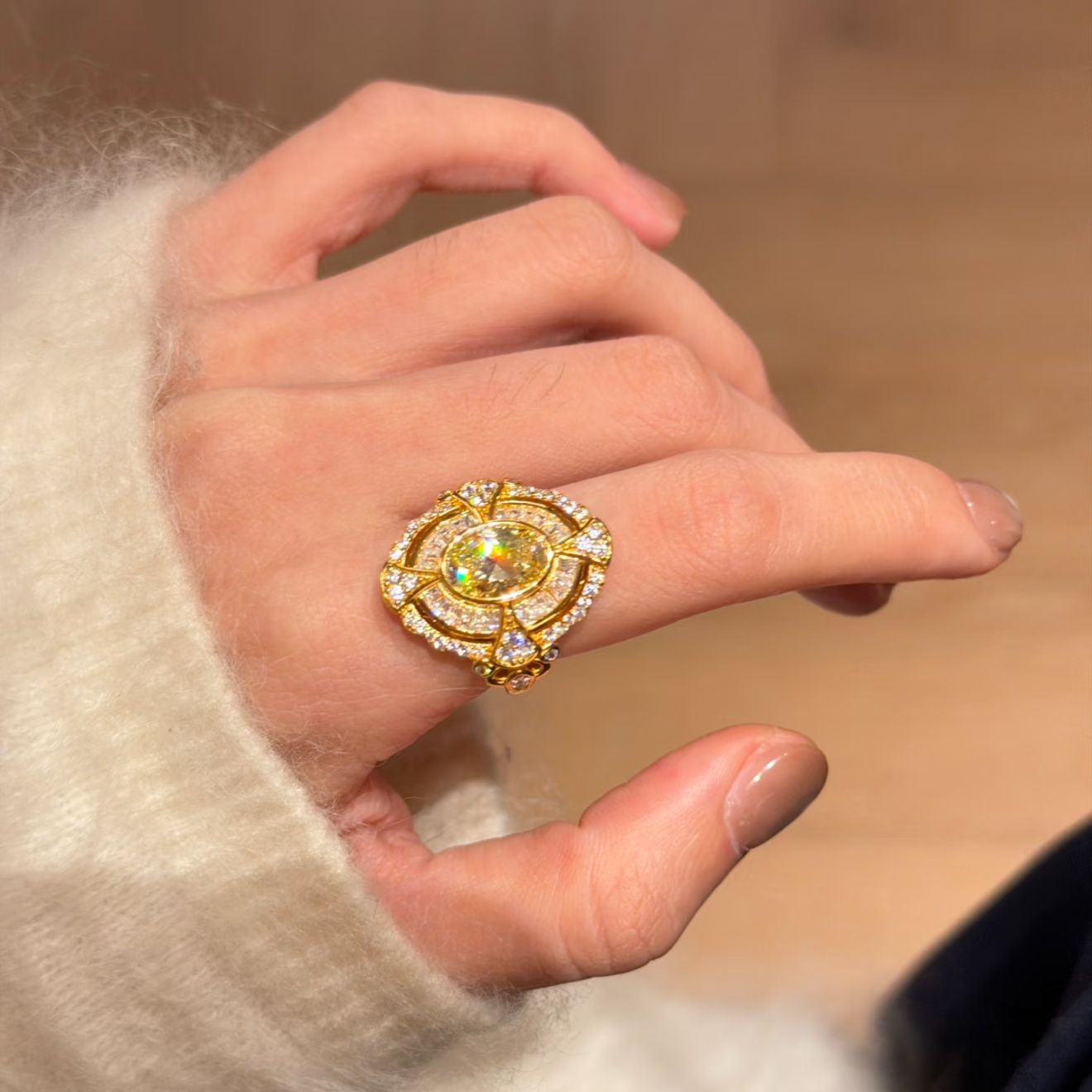 Medieval Guardian Knight Style Round Track Flashing Ring