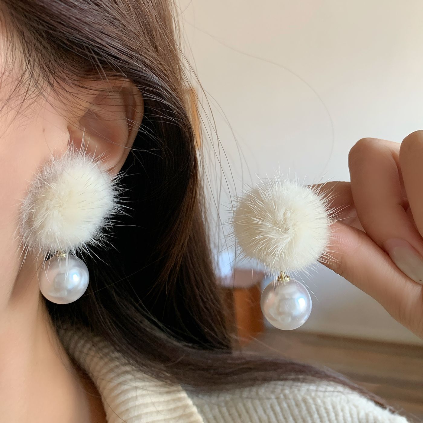 Minority Unique Super Fairy Design Round Mirror Shell Stud Earrings