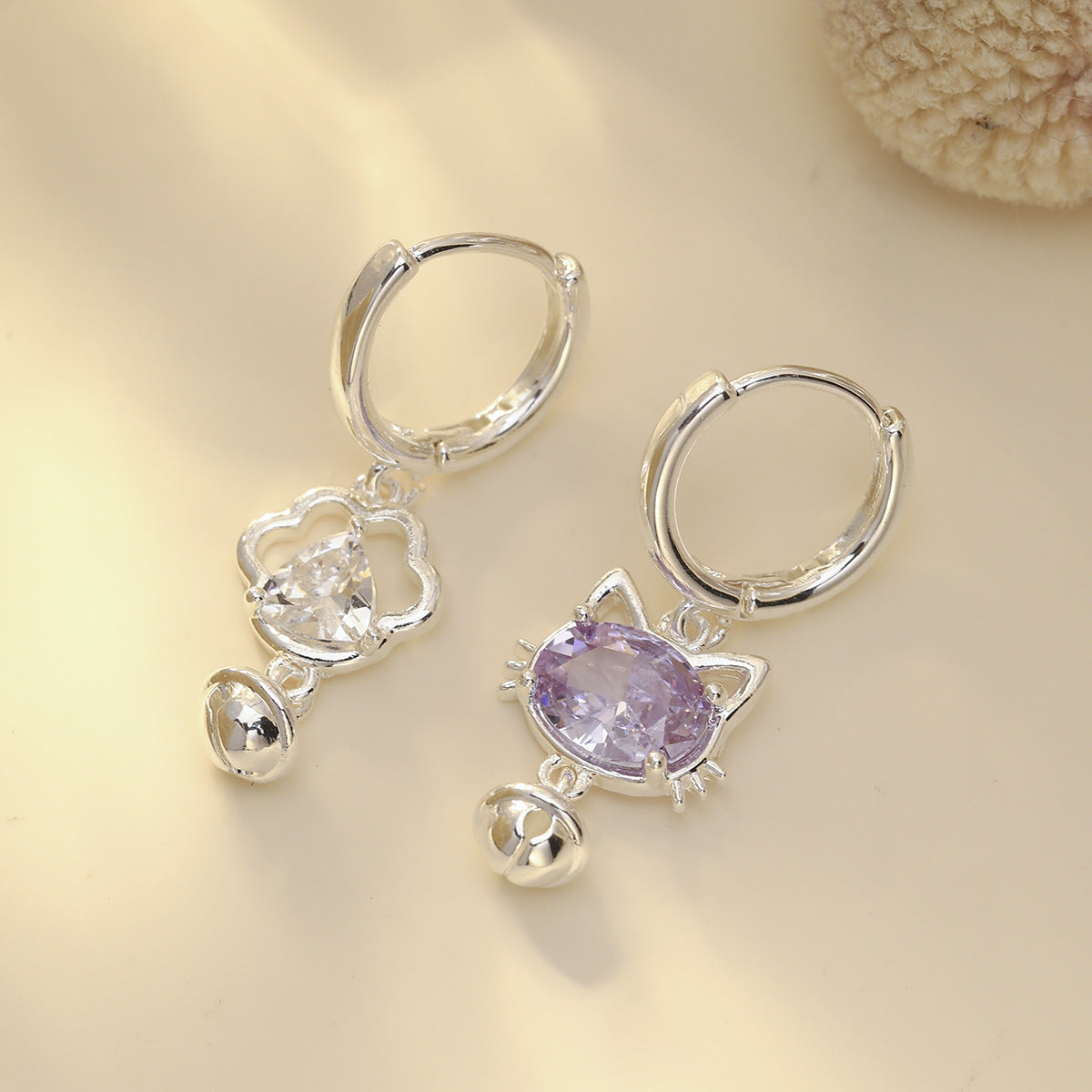 Cat Claw Crystal Creative Irregular Shaped Sier Needle Earrings