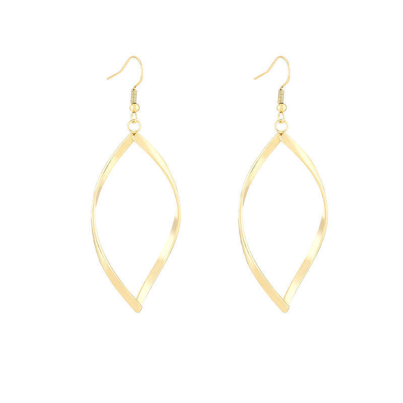 Fashion Twisted Diamond Exaggerated Personalized Premium Ear Hook