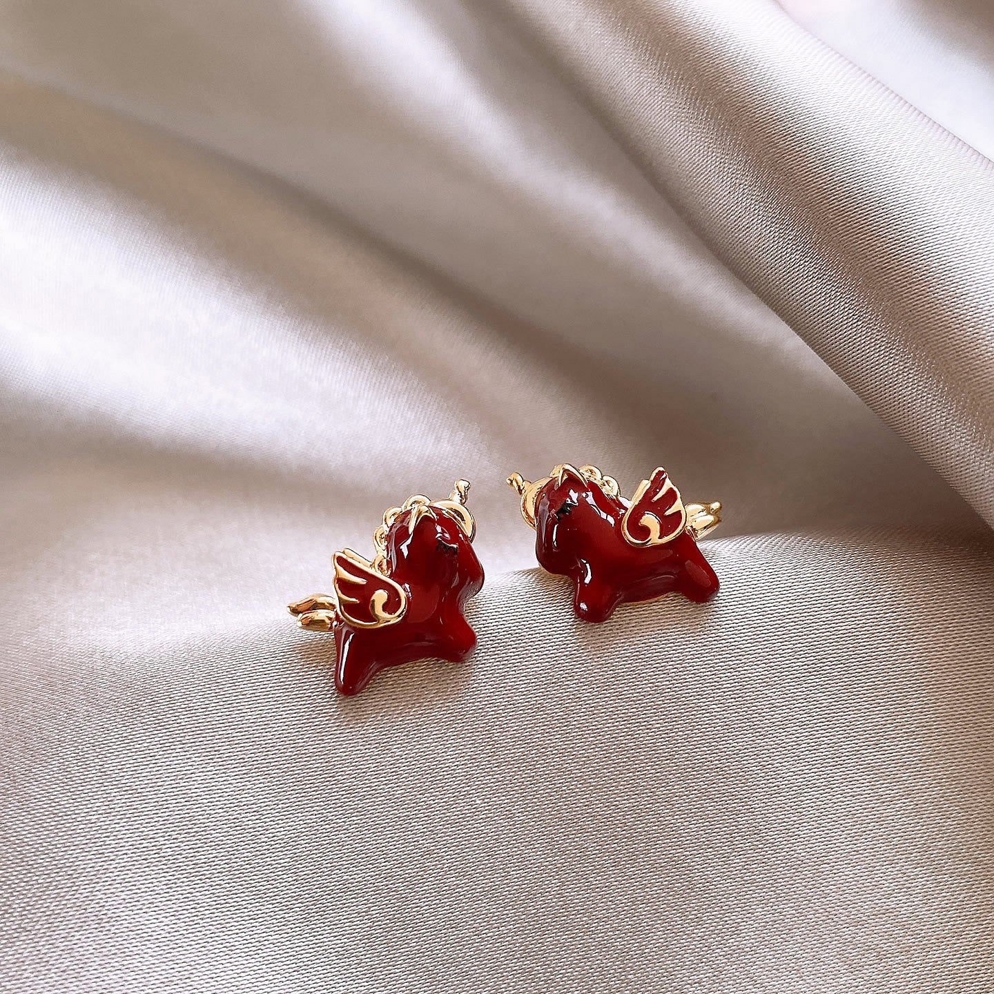 Women's Flocking Pearl Gourd Pony Ear Clip Niche Earrings