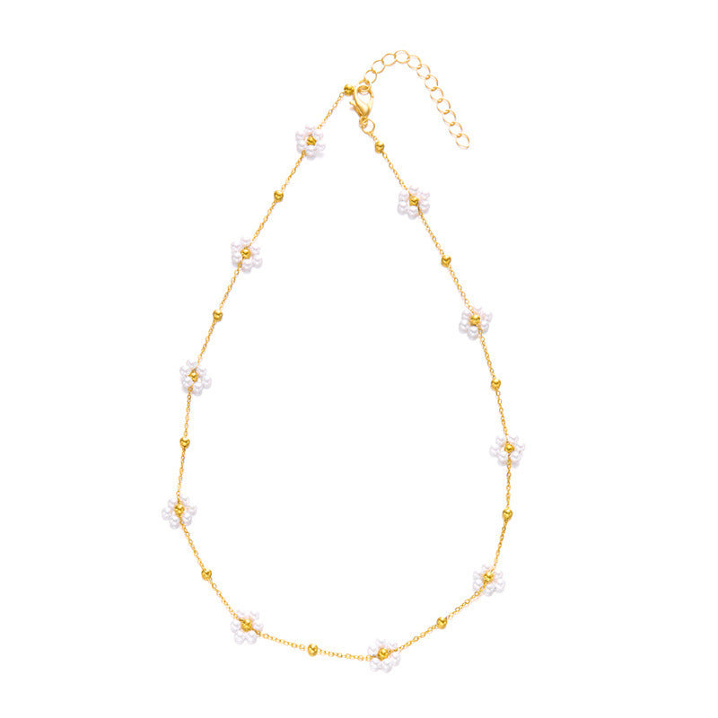 Women's High-grade Love Heart Flowers Beaded Small Flower Necklaces