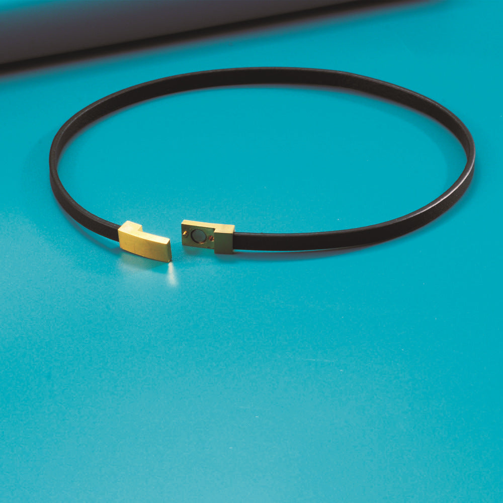 Design Titanium Steel Square Leather Rope Collar