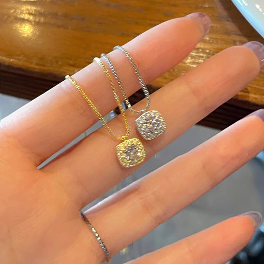 Women's Sugar Cube Light Luxury Simplicity Design Clavicle Chain Full Of Necklace