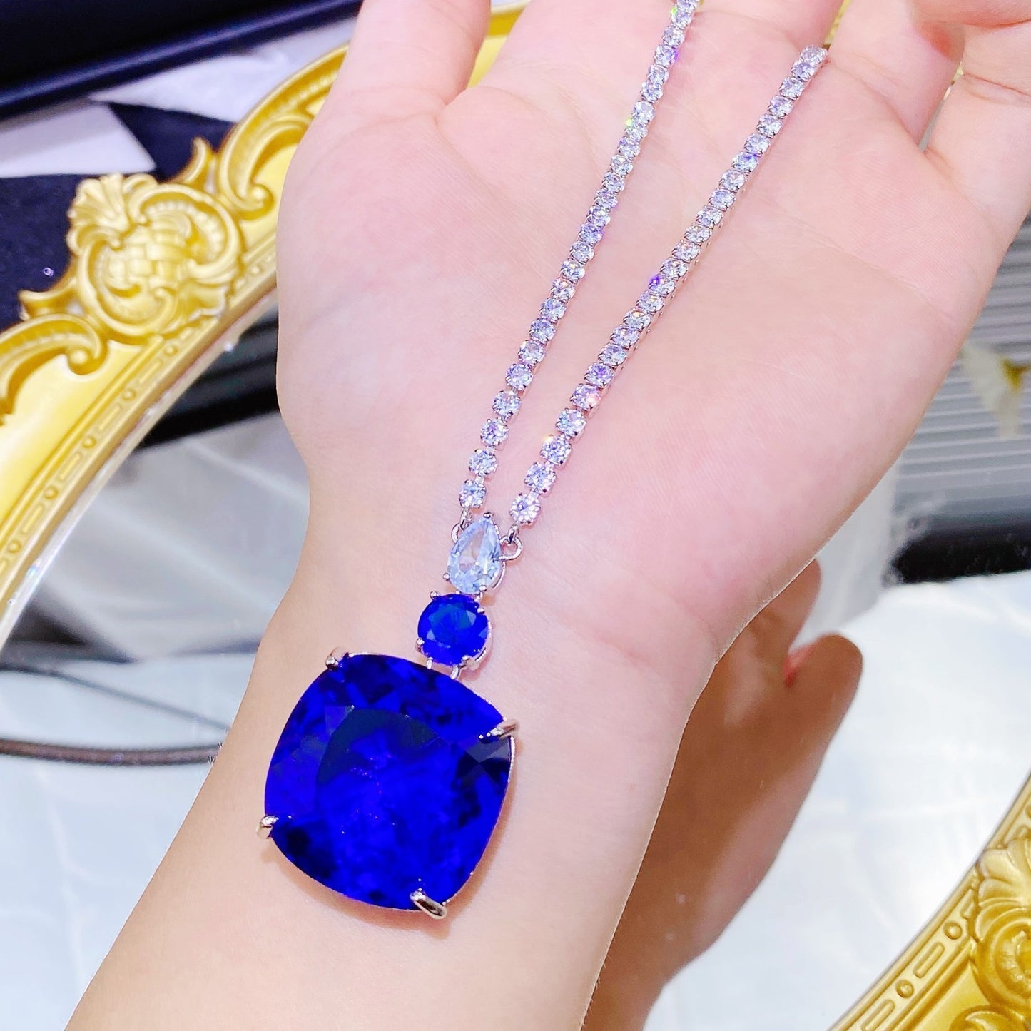 Women's Luxury Diamond Sapphire Chain Dress Dinner Elegant Emerald Jewelry Set
