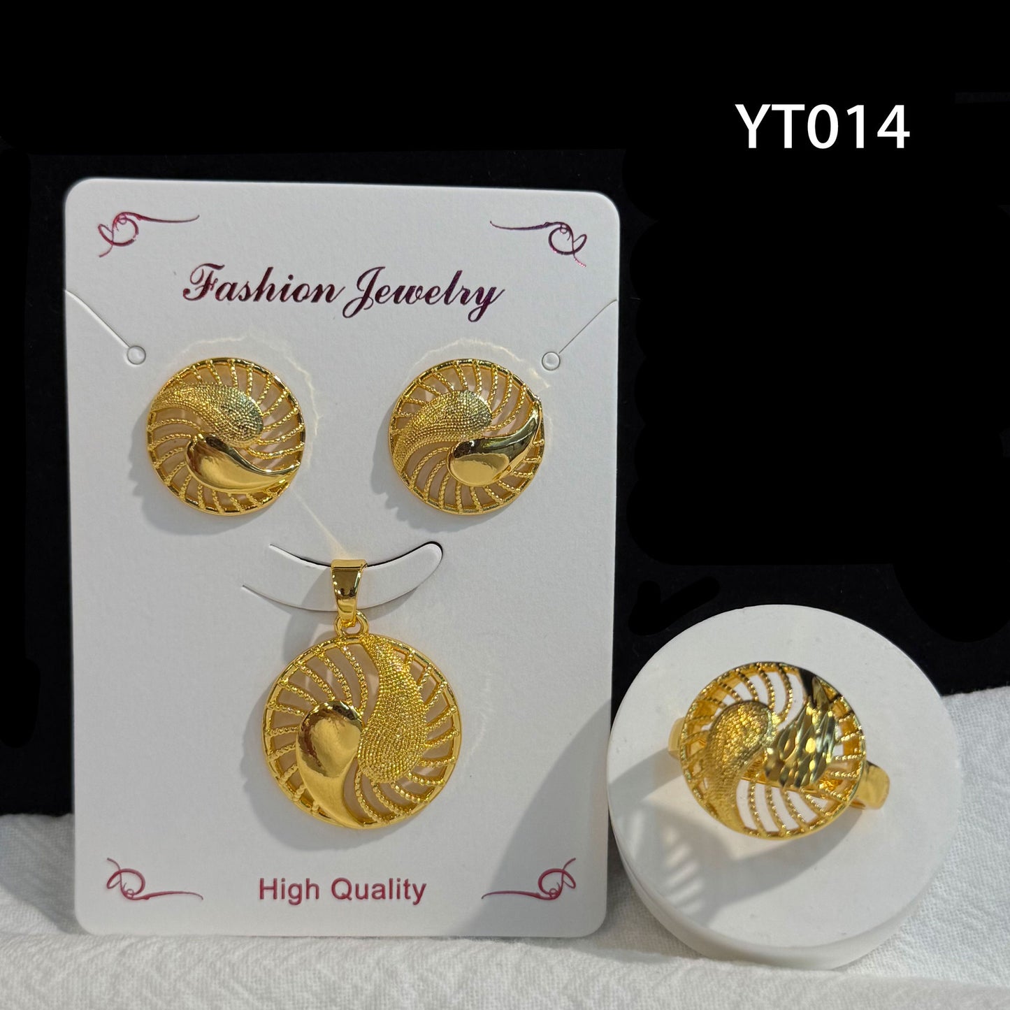 Gilding Hollow Pattern Niche Design Disc Pendants