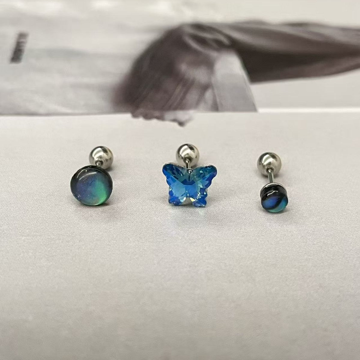 Women's Colorful Blue Diamond Butterfly Suit Sense Simple Personalized Ear Stud Earrings