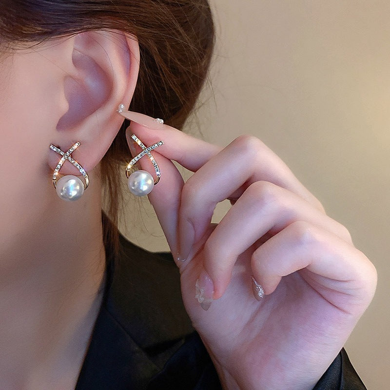 Light Luxury High-grade Female Fashion Retro Stud Earrings