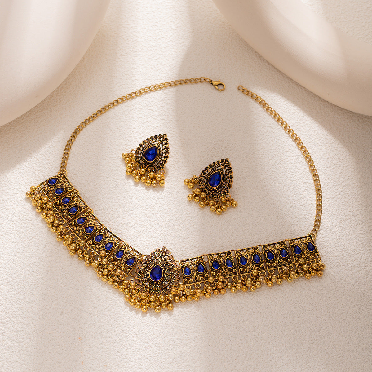 Women's Suite Retro Court French Pearl Water Jewelry Set