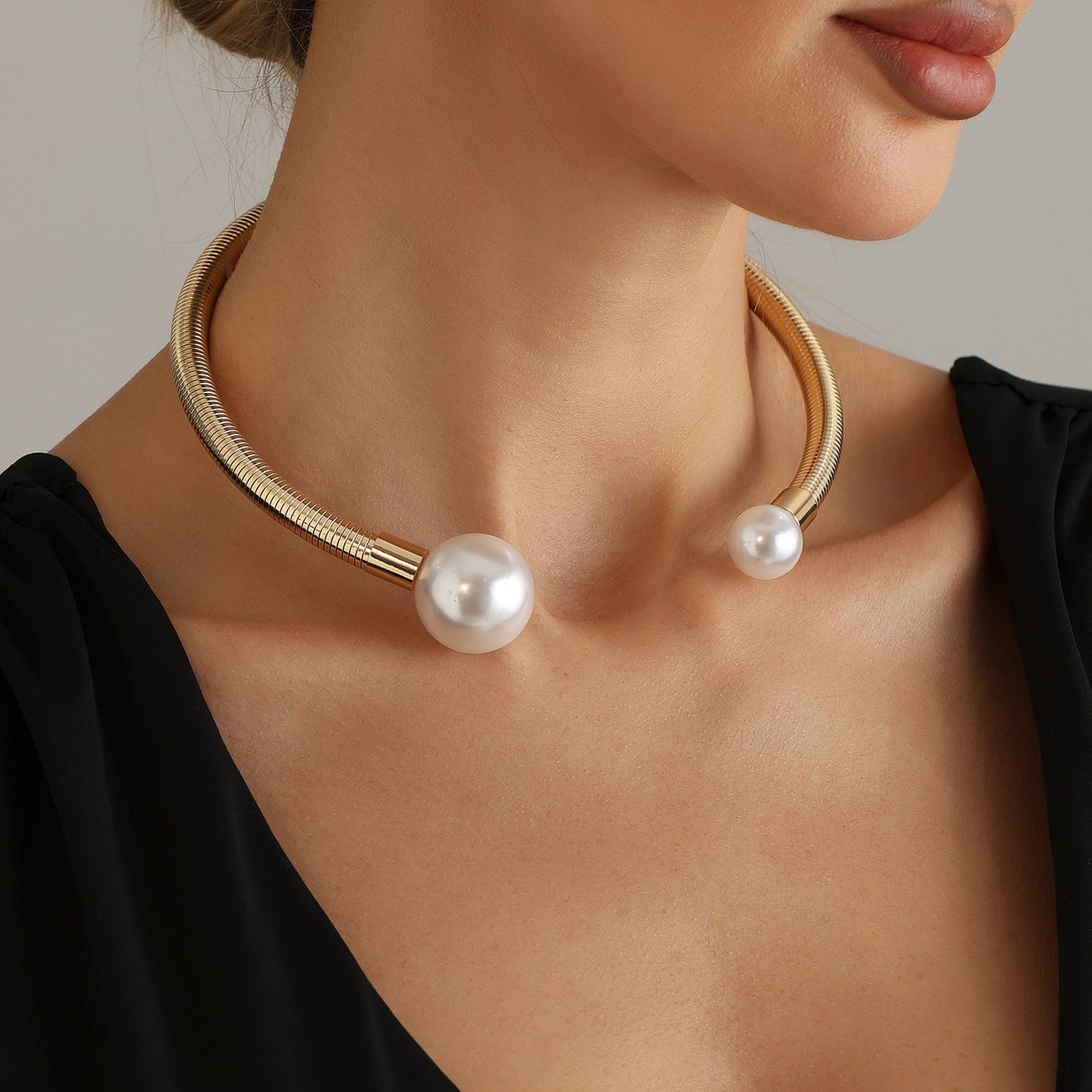 Snake Bones Chain Pearl Exaggerated Double Bead Design High Collar