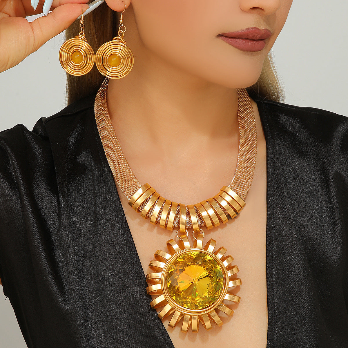 Women's Fashion Luxury Crystal Glass Big Gem Sunflower Suit Jewelry Set