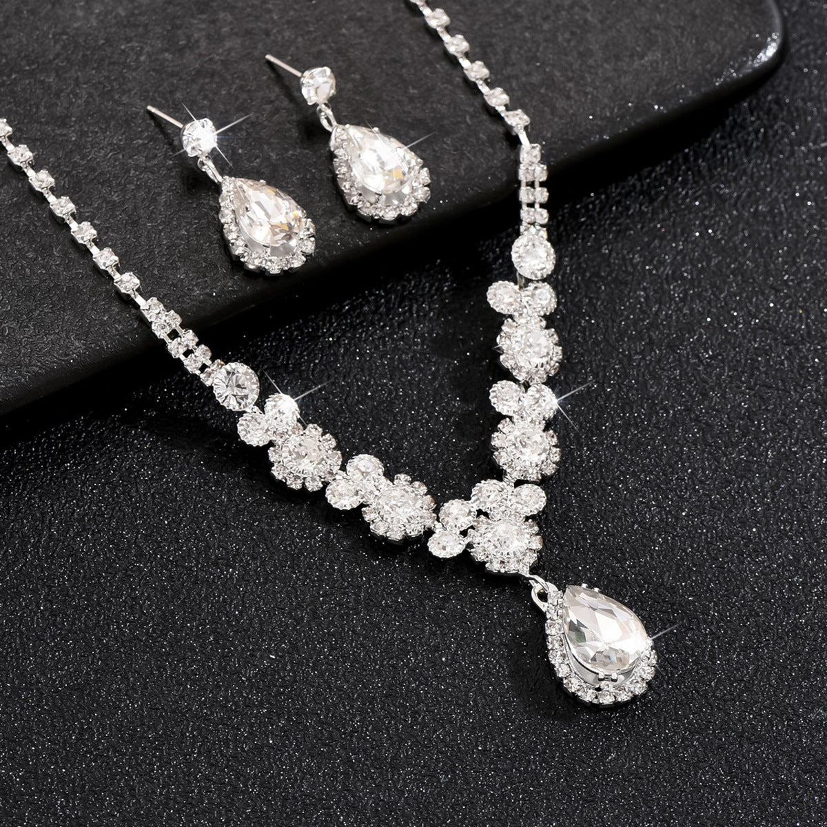 Classic Stylish Bridal Three-piece Fashion Tassel Necklaces