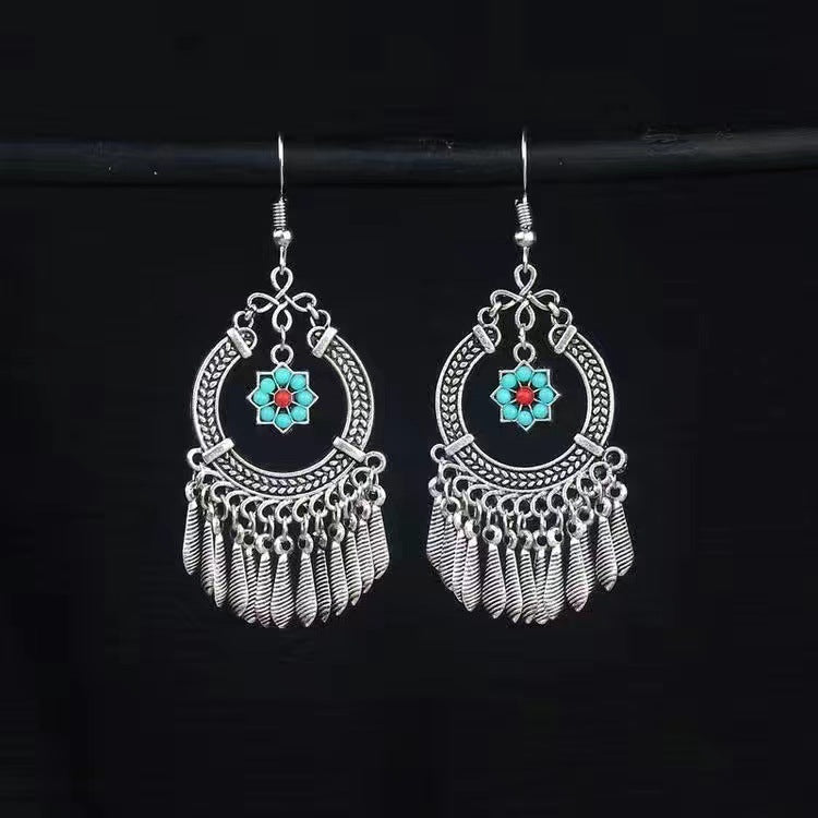 Women's Style Niche Design Retro Court Long Earrings