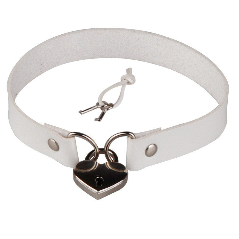 Simple Punk Sexy Bound Peach Heart Lock Necklaces