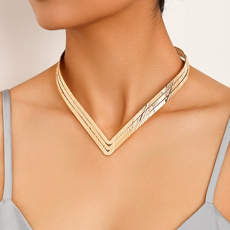 Piece Retro Exaggerated Punk Heavy Metal Double Clavicle Collar