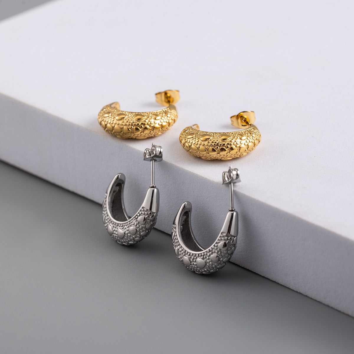 Women's Vacuum Electroplating Water Drop Ear Geometric Round Elegant Earrings