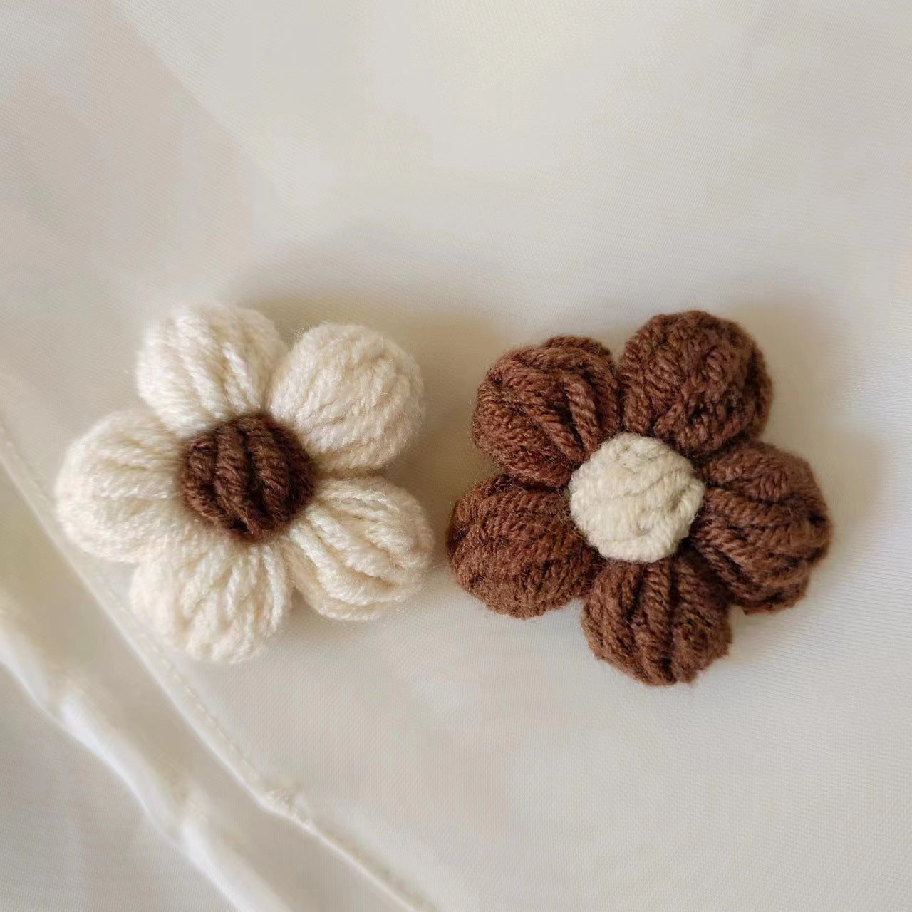 Fashion Little Brooch Knitted Pin Corsage Jewelry Accessories