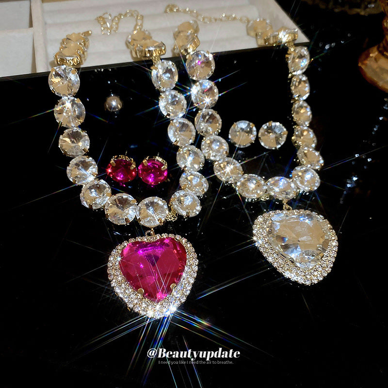 Stitching Diamond Love Heart Suite Exaggerated Design Clavicle Chain Light Necklaces