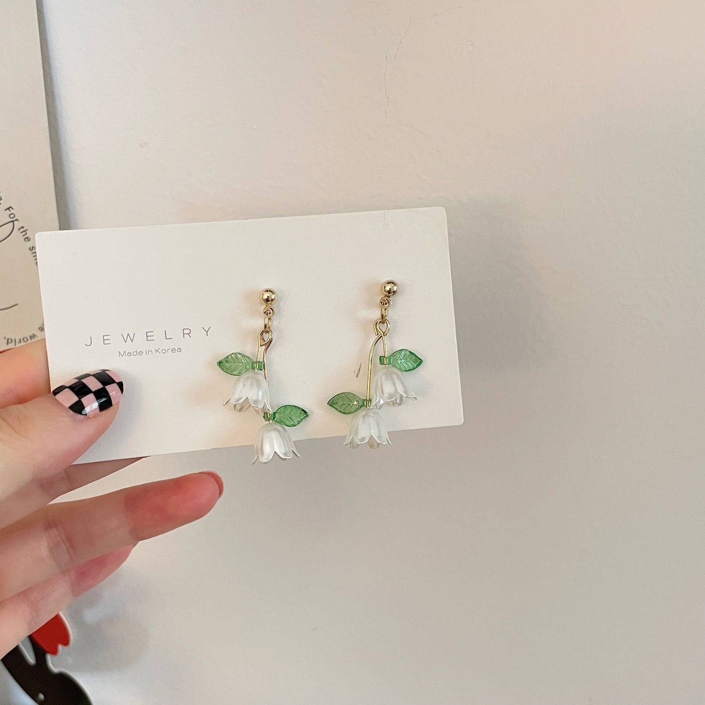 Style Flower White Magnolia Petal Fringe Stud Earrings