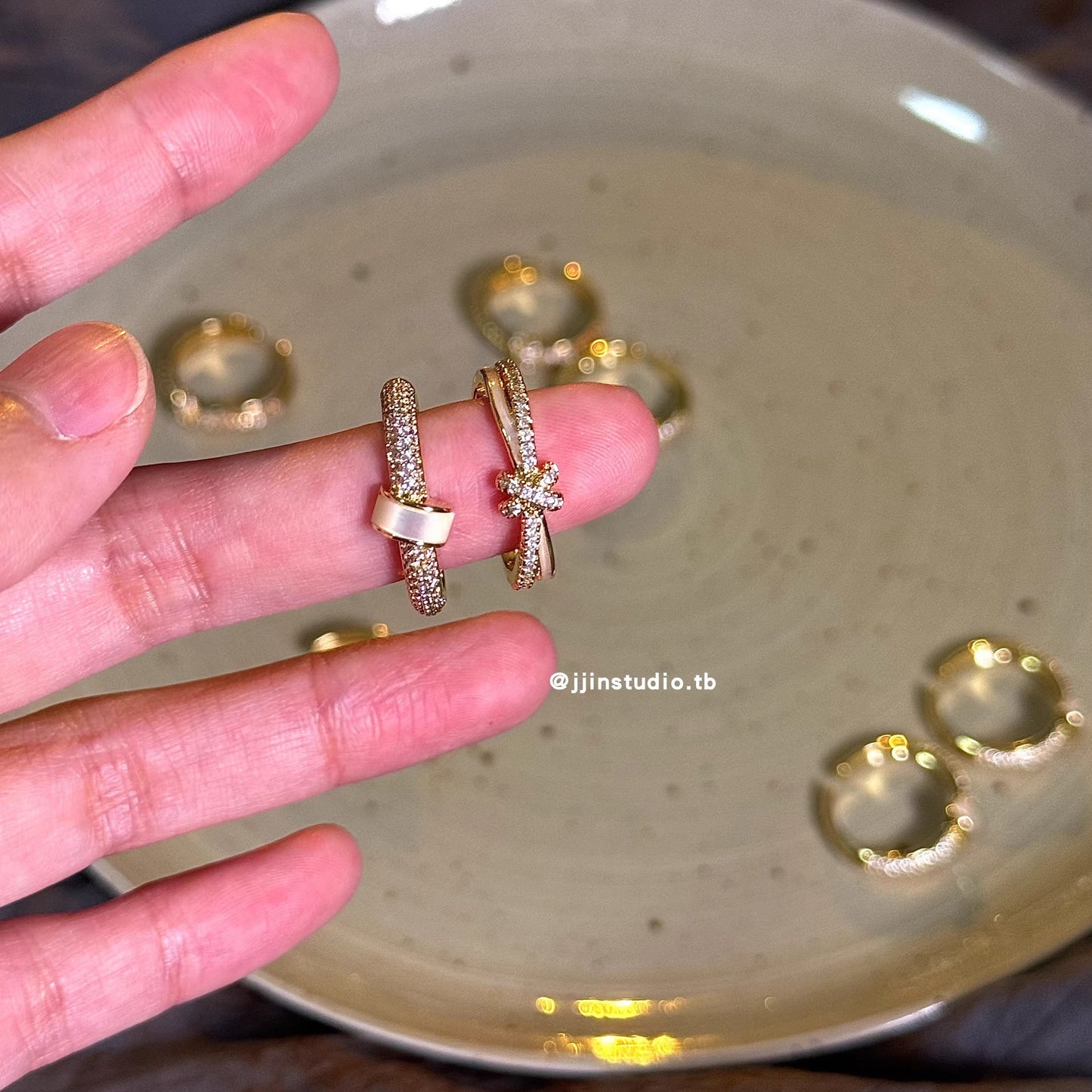 Women's Knotted Light Luxury High-grade Exquisite Refined Ring