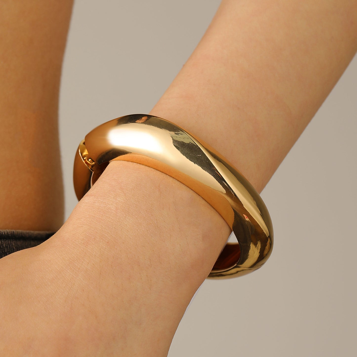 Exaggerated Irregular Glossy Design Sense Geometric Bracelets