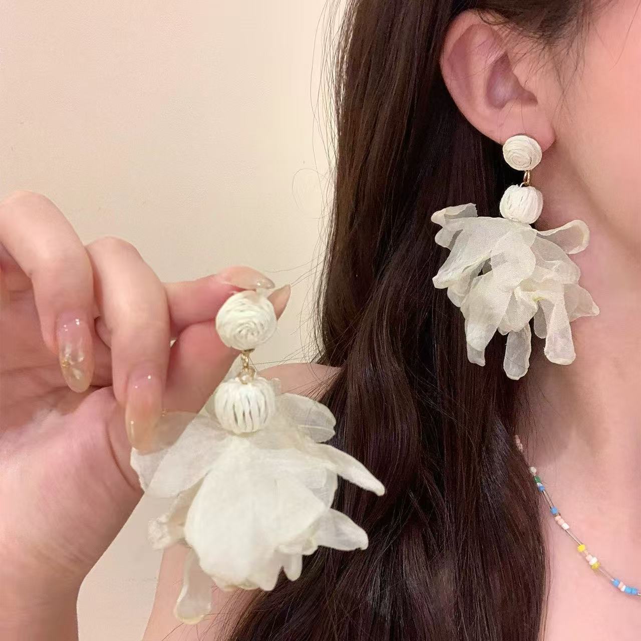 Women's Super Fairy Dopamine Color Mesh Flower Tassel For Unique Beautiful Earrings
