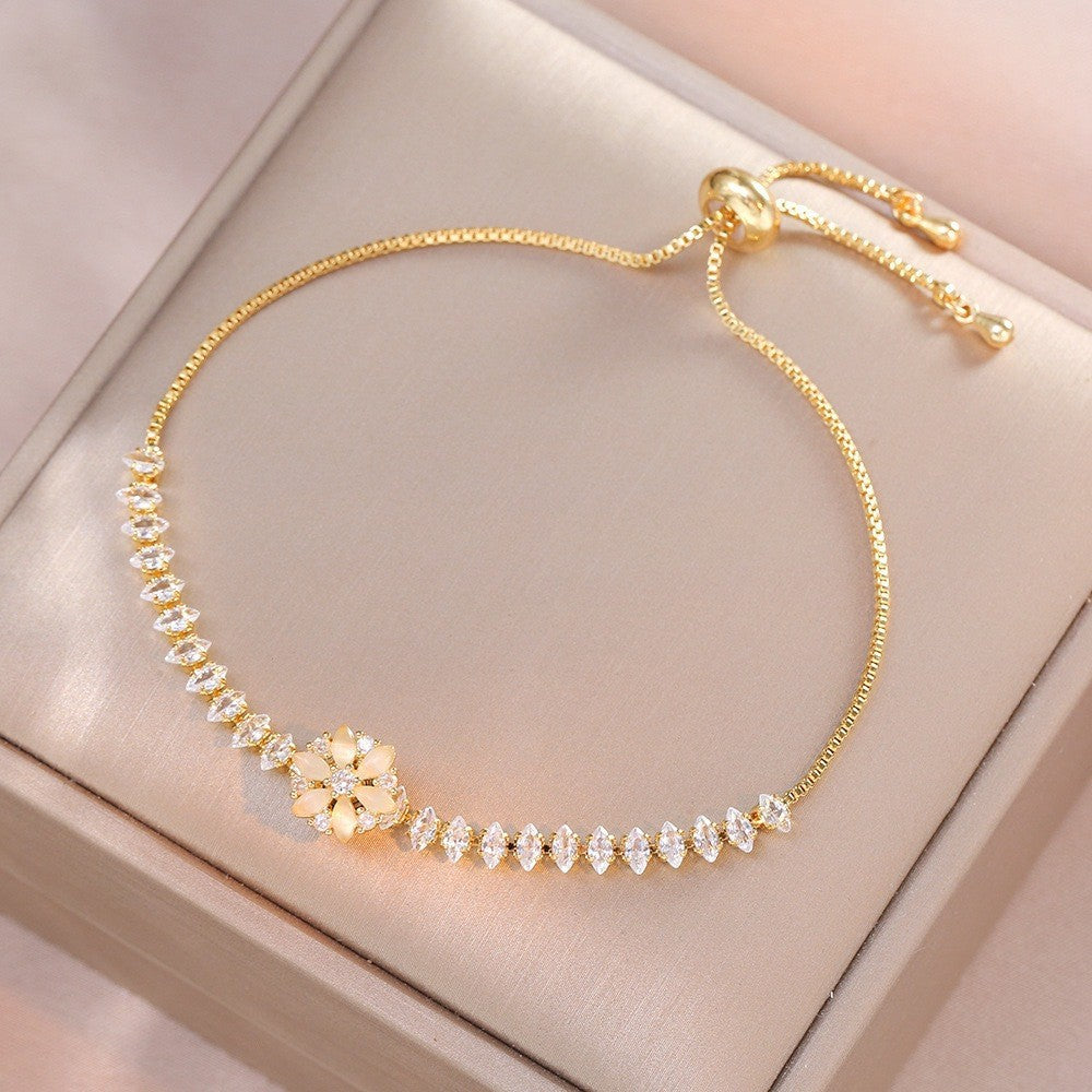 Female Five Petal Flower Fashion Bauhinia Rotatable Bracelet