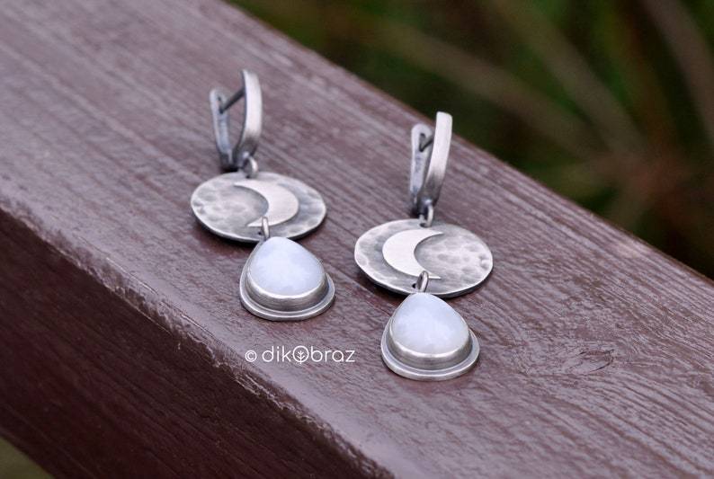 He Cheng Fashion Retro Moon Cloud Earrings