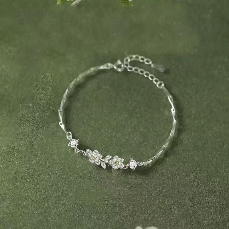 Evade For High-grade Simple Design Birthday Commemorative Gift Girlfriend Light Bracelets