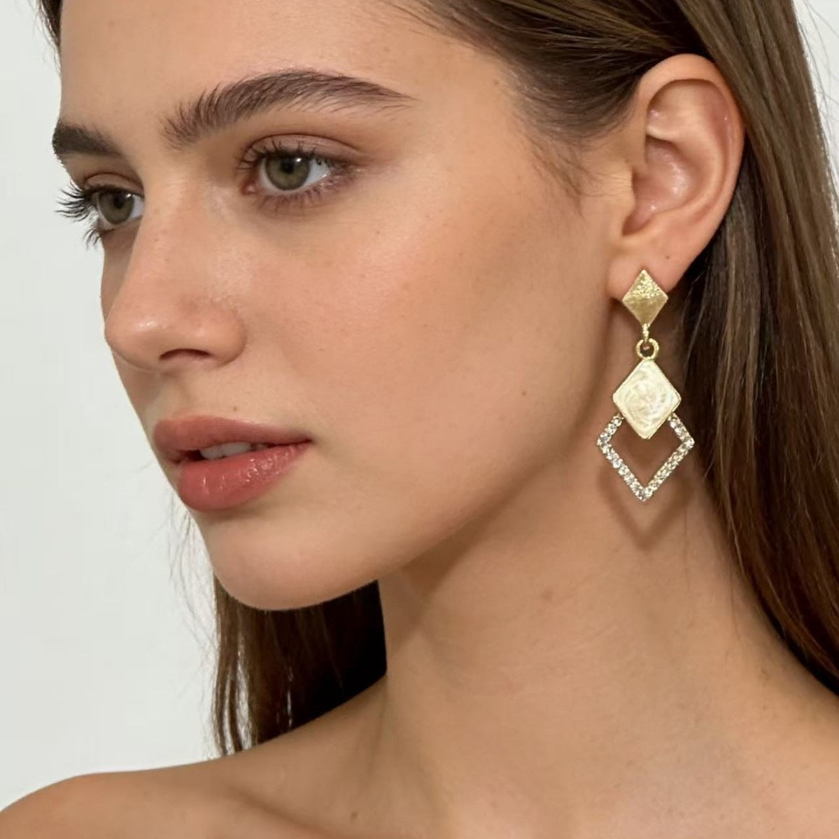 Women's Light Luxury Geometric Diamond High-grade Zircon Stud Earrings